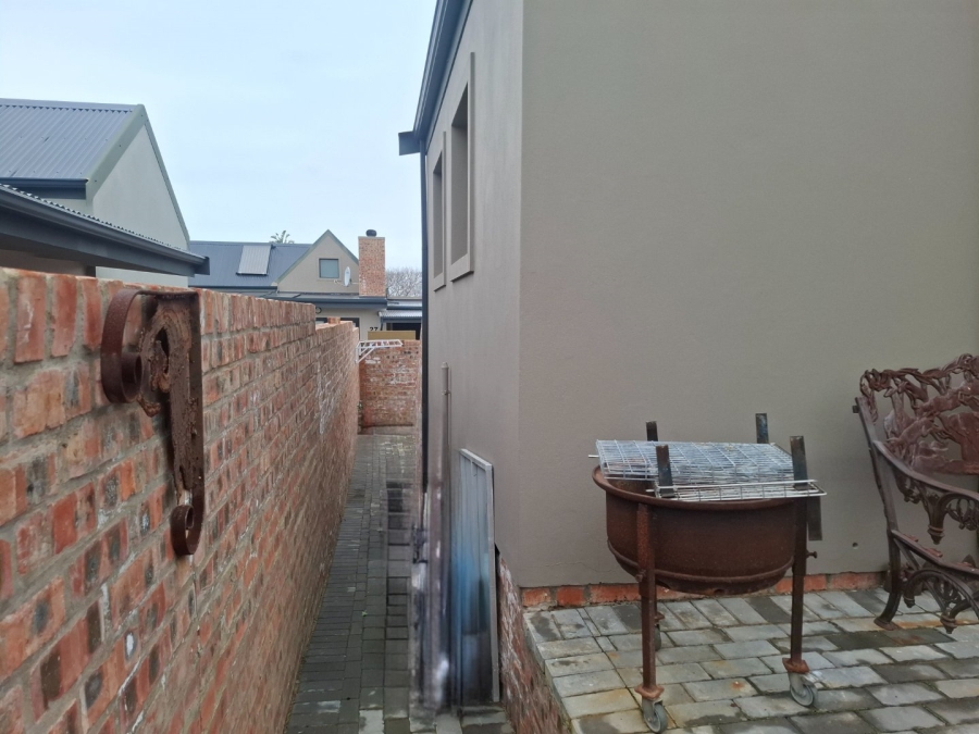 2 Bedroom Property for Sale in Hartenbos Central Western Cape